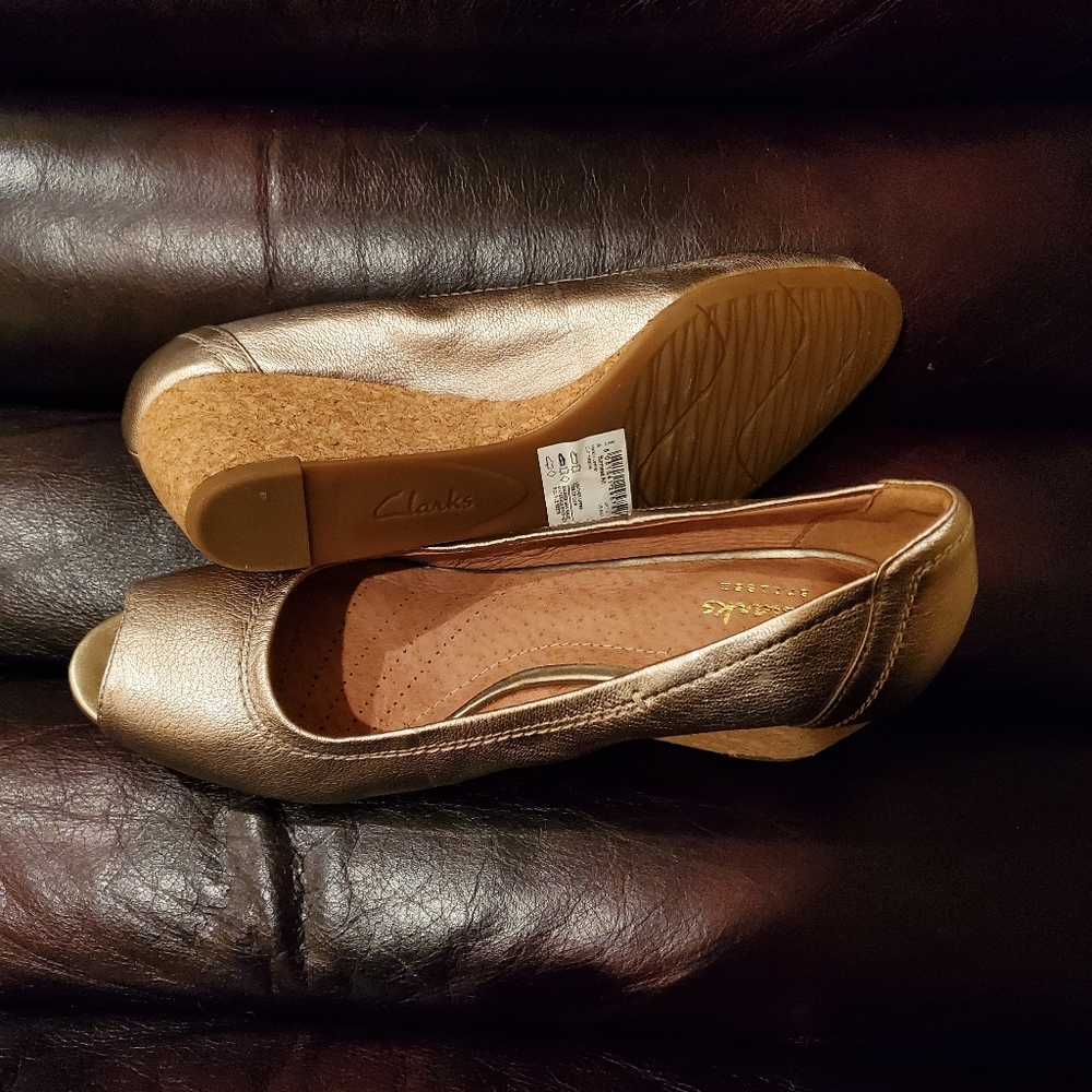 Peep Toe Clark's Gold